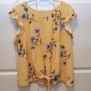 Theo & b Size 1X Made in Canada Yellow Floral Print Top